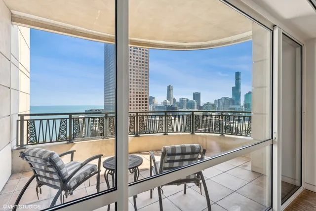 $16,000 | 800 North Michigan Avenue, Unit 4001, Chicago, IL 60611