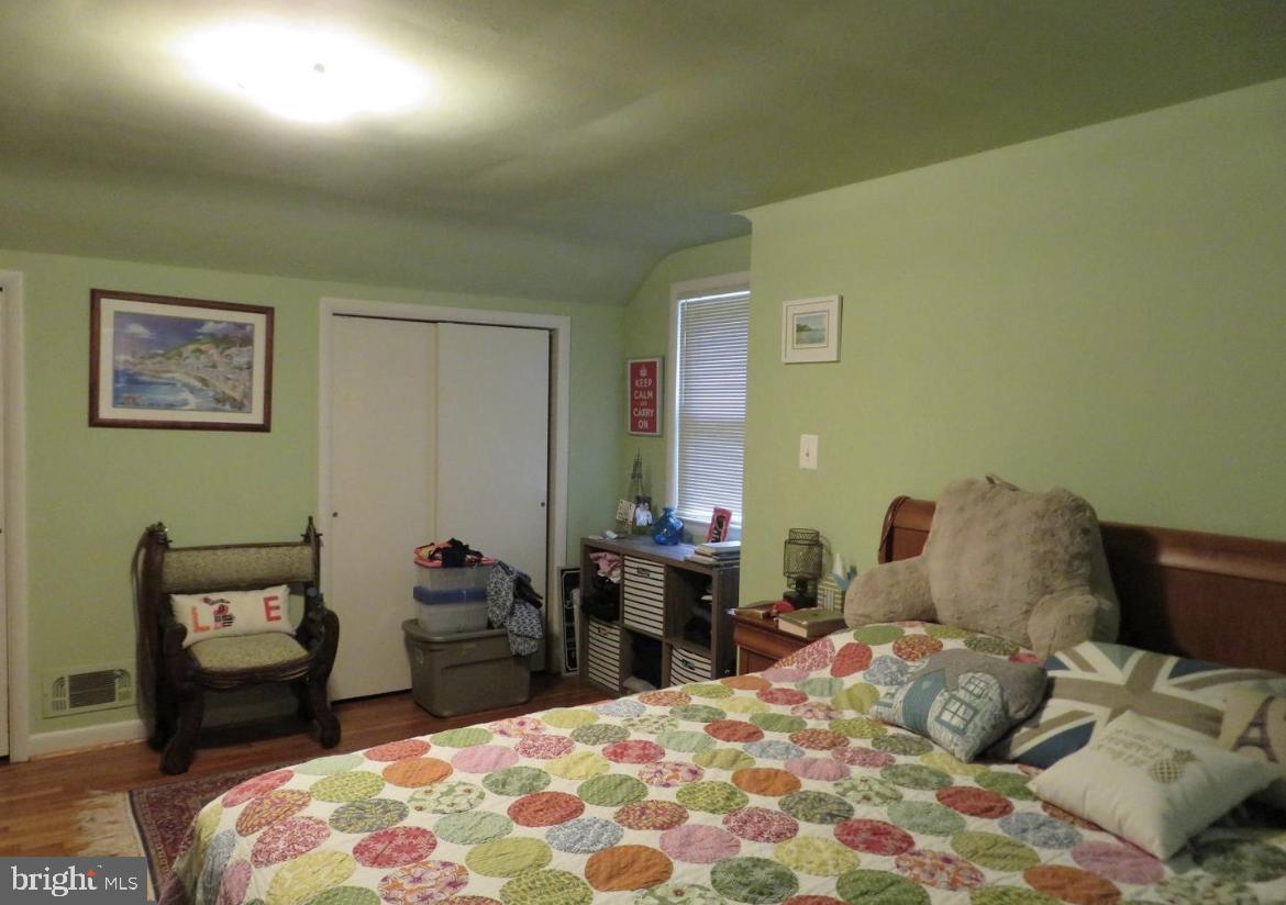 1716 Macon Street McLean, VA 22101 - Photo 5 of 14