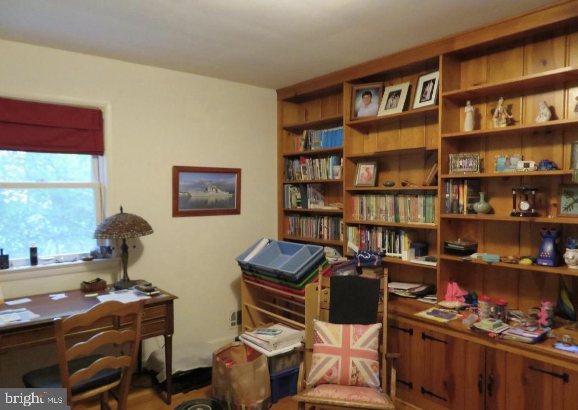 1716 Macon Street McLean, VA 22101 - Photo 8 of 14