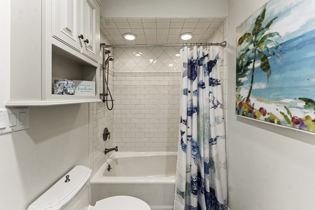 64 Cliffside Drive, Unit 64 Plymouth, MA 02360 - Photo 24 of 42 a bathroom with a tub a sink and a shower