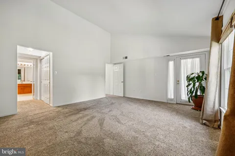$750,000 | 5823 Linden Square Court, Unit 52, Rockville, MD 20852