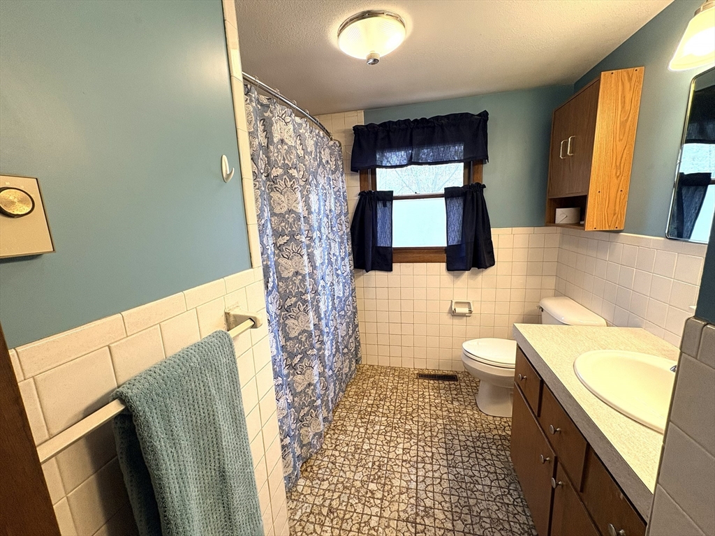 135 Pelham Road Amherst, MA 01002 - Photo 17 of 22