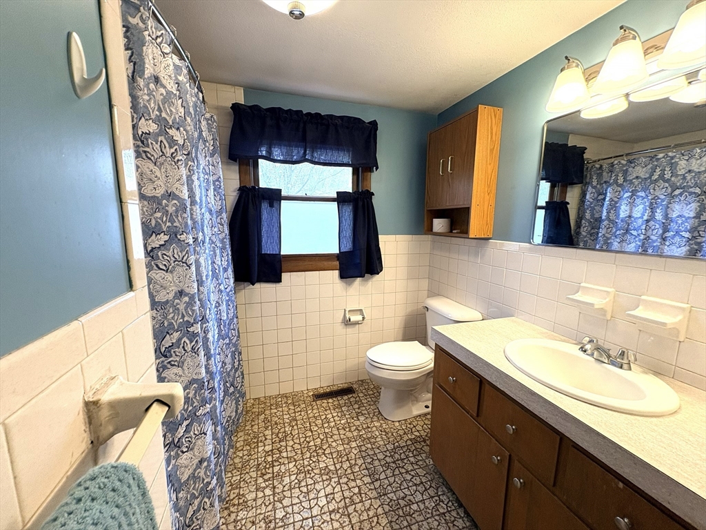 135 Pelham Road Amherst, MA 01002 - Photo 18 of 22