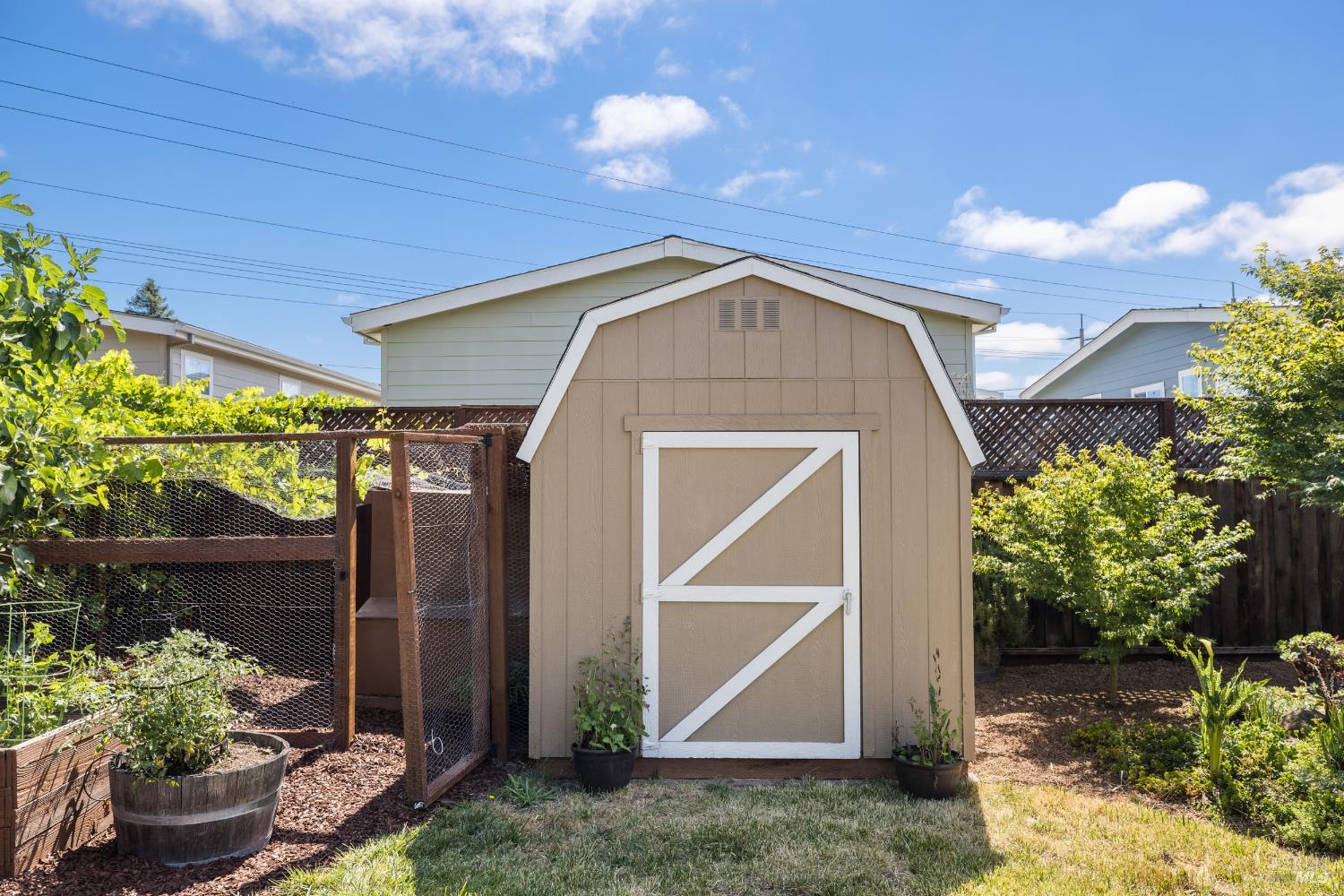 2170 Bock Street Santa Rosa, CA 95403 - Photo 20 of 27