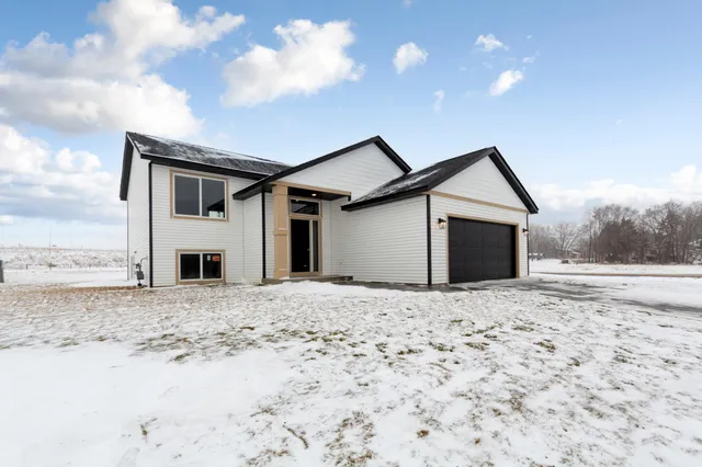 $299,900 | 801 2nd Street Southeast, Dodge Center, MN 55927