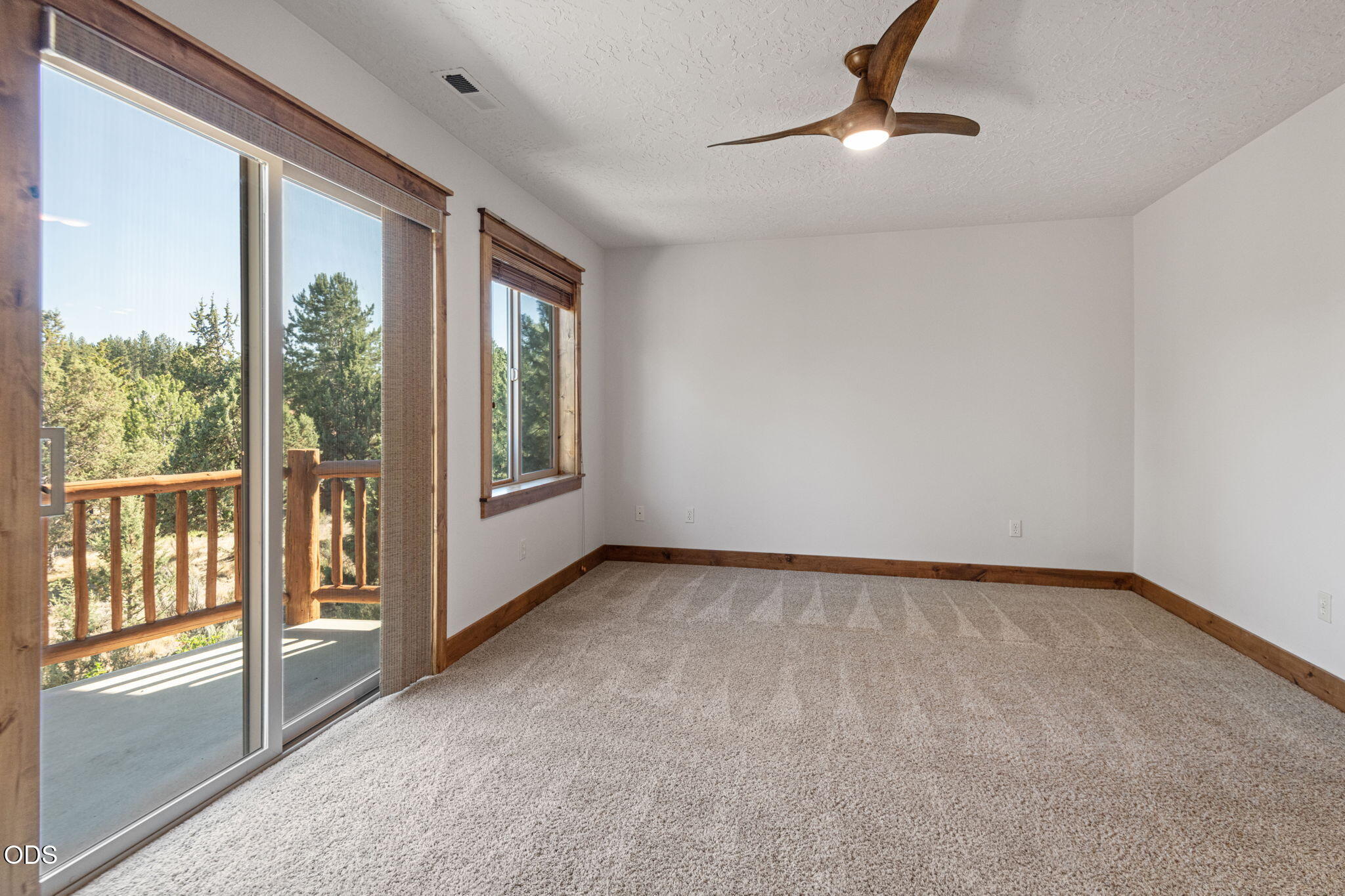 20483 Southeast Blue Ridge Lane Bend, OR 97702 - Photo 19 of 44