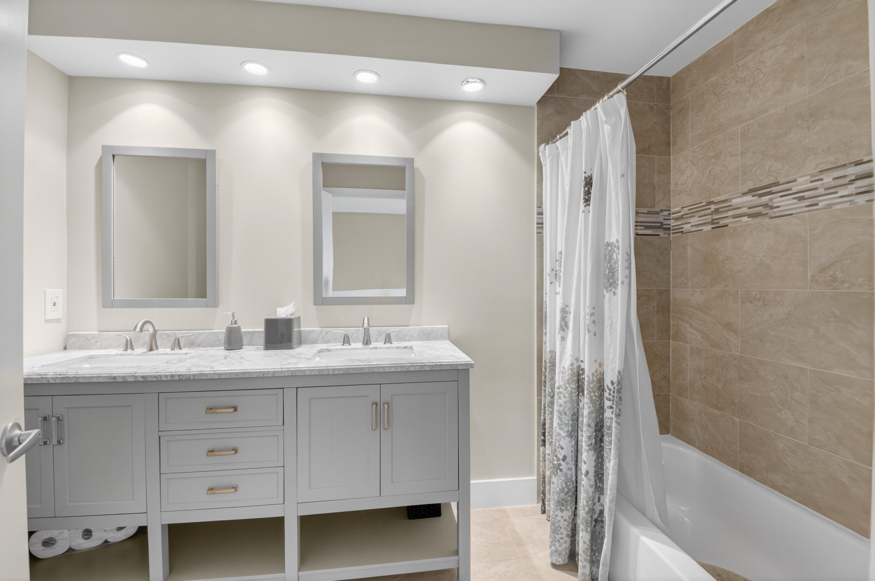 18247 Blue Lake Way Boca Raton, FL 33498 - Photo 46 of 61 DSC_5591