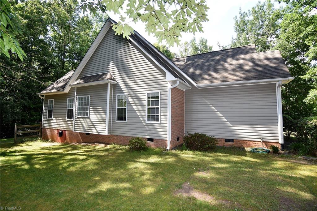132 March Ferry Road Advance, NC 27006 - Photo 3 of 29 Gallery Image 3