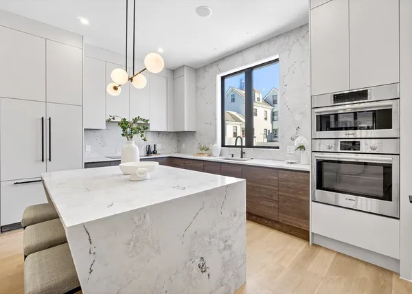 $1,878,000 | 10 Pennsylvania Avenue, Unit 1, Newton, MA 02464