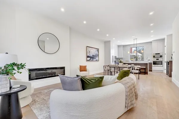 $1,878,000 | 10 Pennsylvania Avenue, Unit 1, Newton, MA 02464