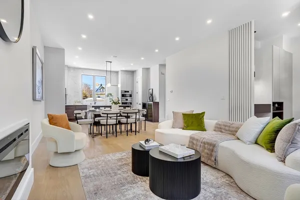 $1,878,000 | 10 Pennsylvania Avenue, Unit 1, Newton, MA 02464