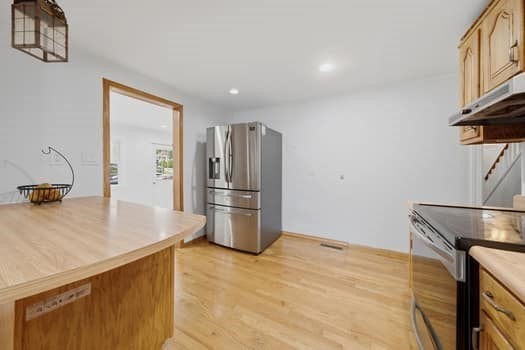 165 R Green Street Stoneham, MA 02180 - Photo 8 of 40