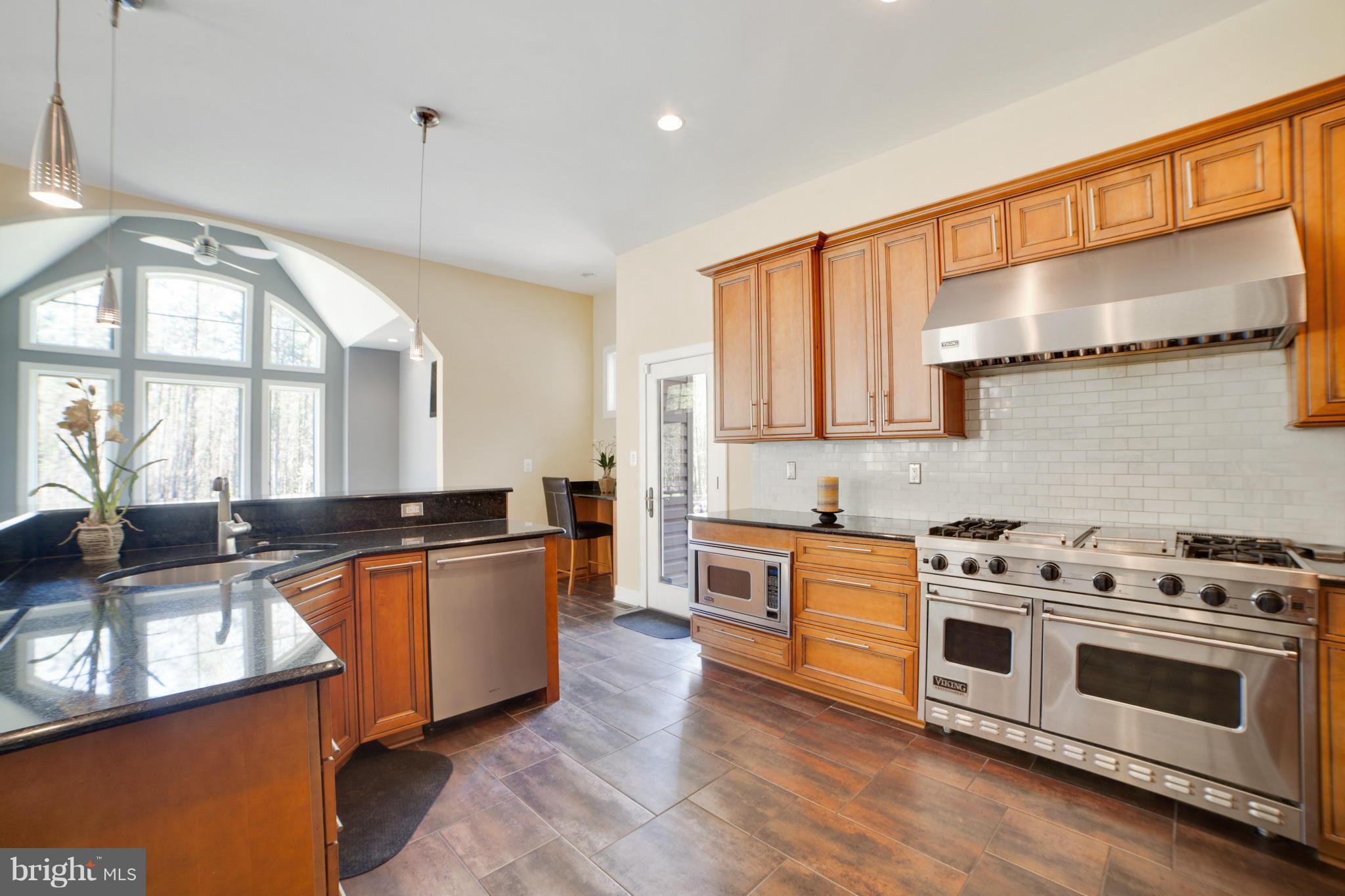 309 North Ferry Point Road Pasadena, MD 21122 - Photo 12 of 30 Kitchen