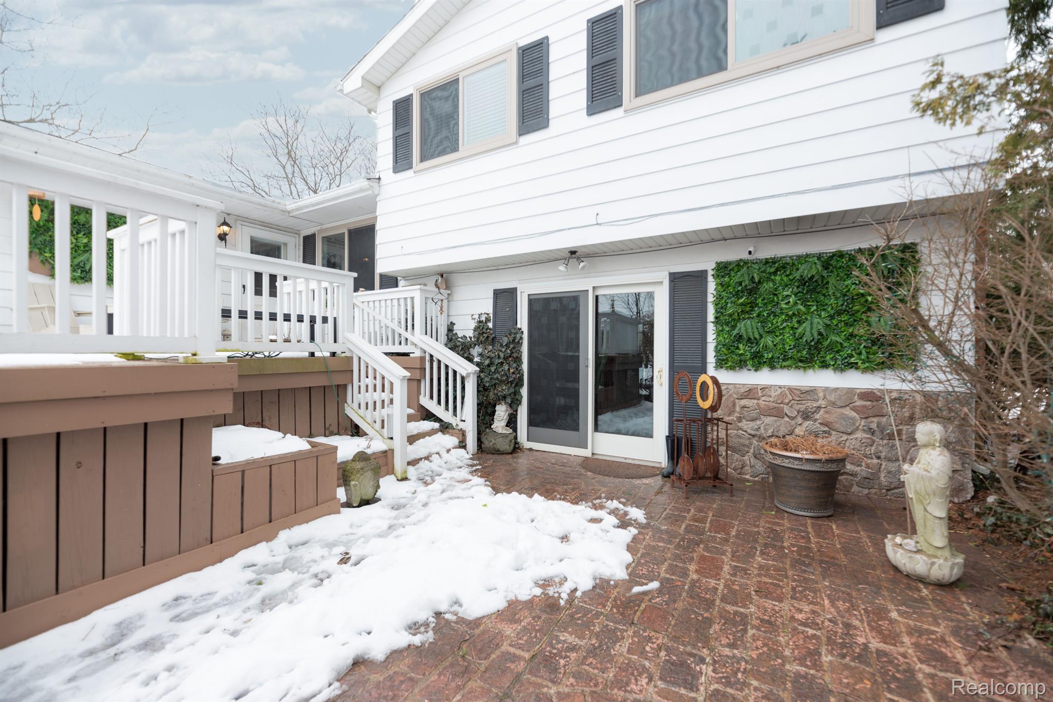 11342 Denton Hill Road Fenton, MI 48430 - Photo 27 of 29 patio/deck