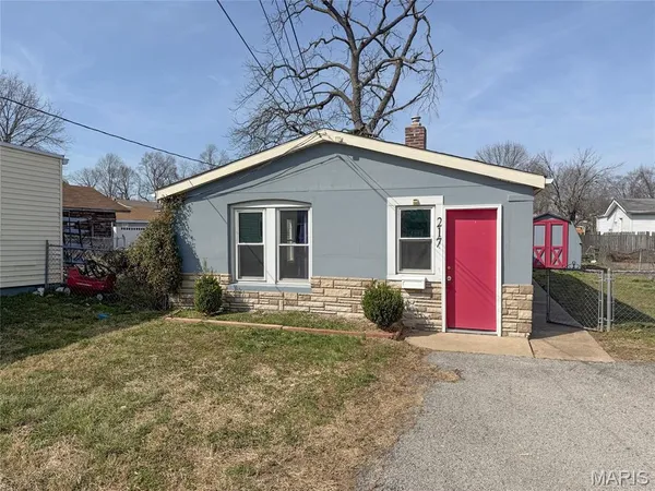 $79,900 | 217 West Arlee Avenue, St. Louis, MO 63125