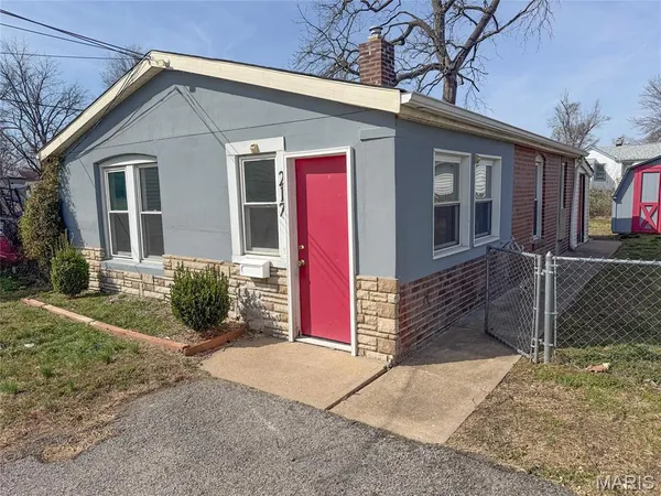 $79,900 | 217 West Arlee Avenue, St. Louis, MO 63125