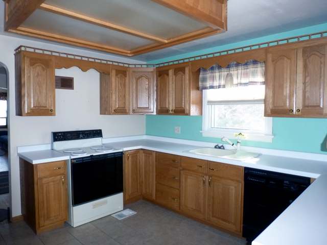 653 Thayer Street Rhinelander, WI 54501 - Photo 2 of 20 Gallery Image 2