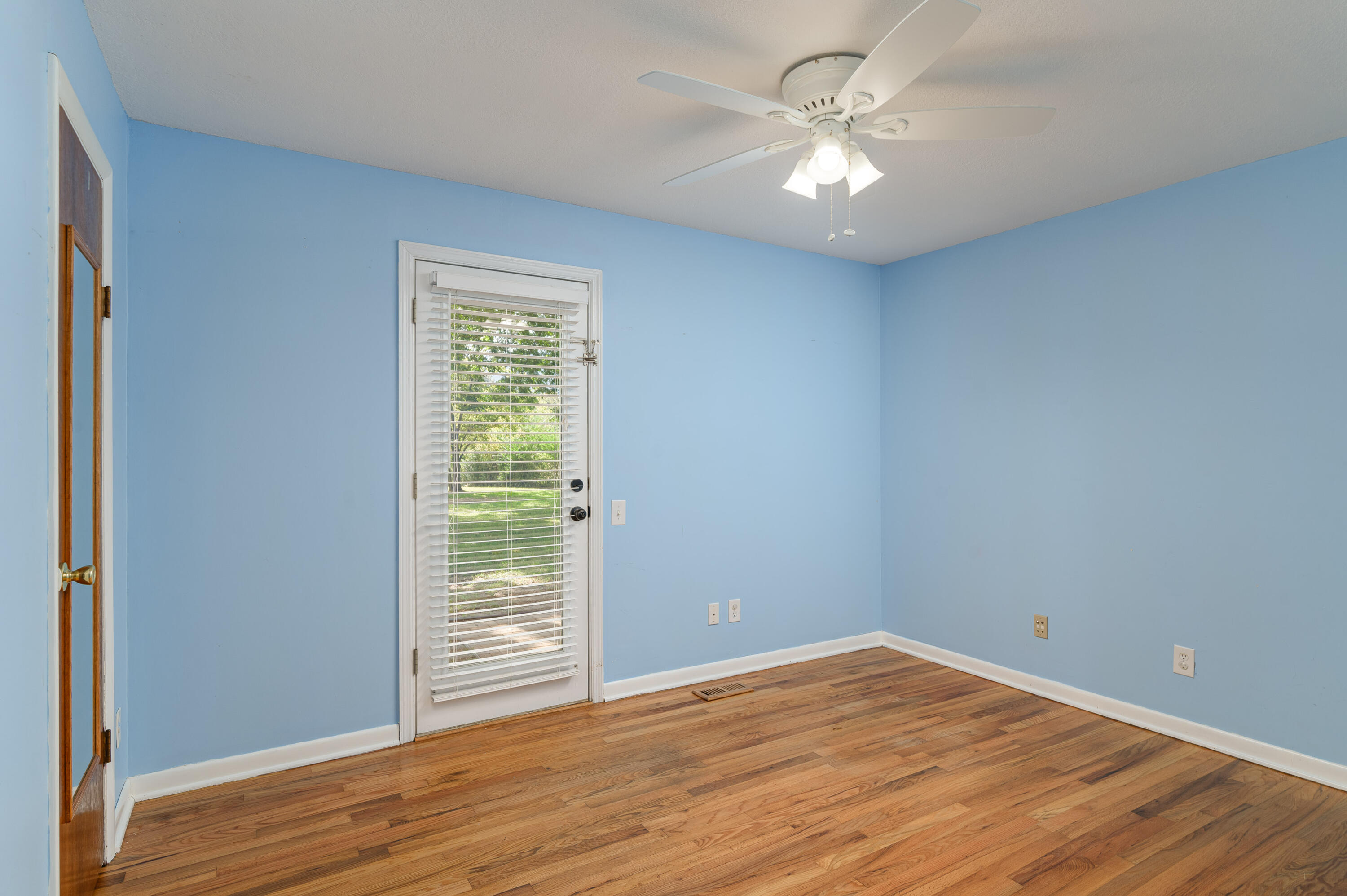 11712 Walker Road Soddy Daisy, TN 37379 - Photo 17 of 32 11712_Walker_Rd_0026