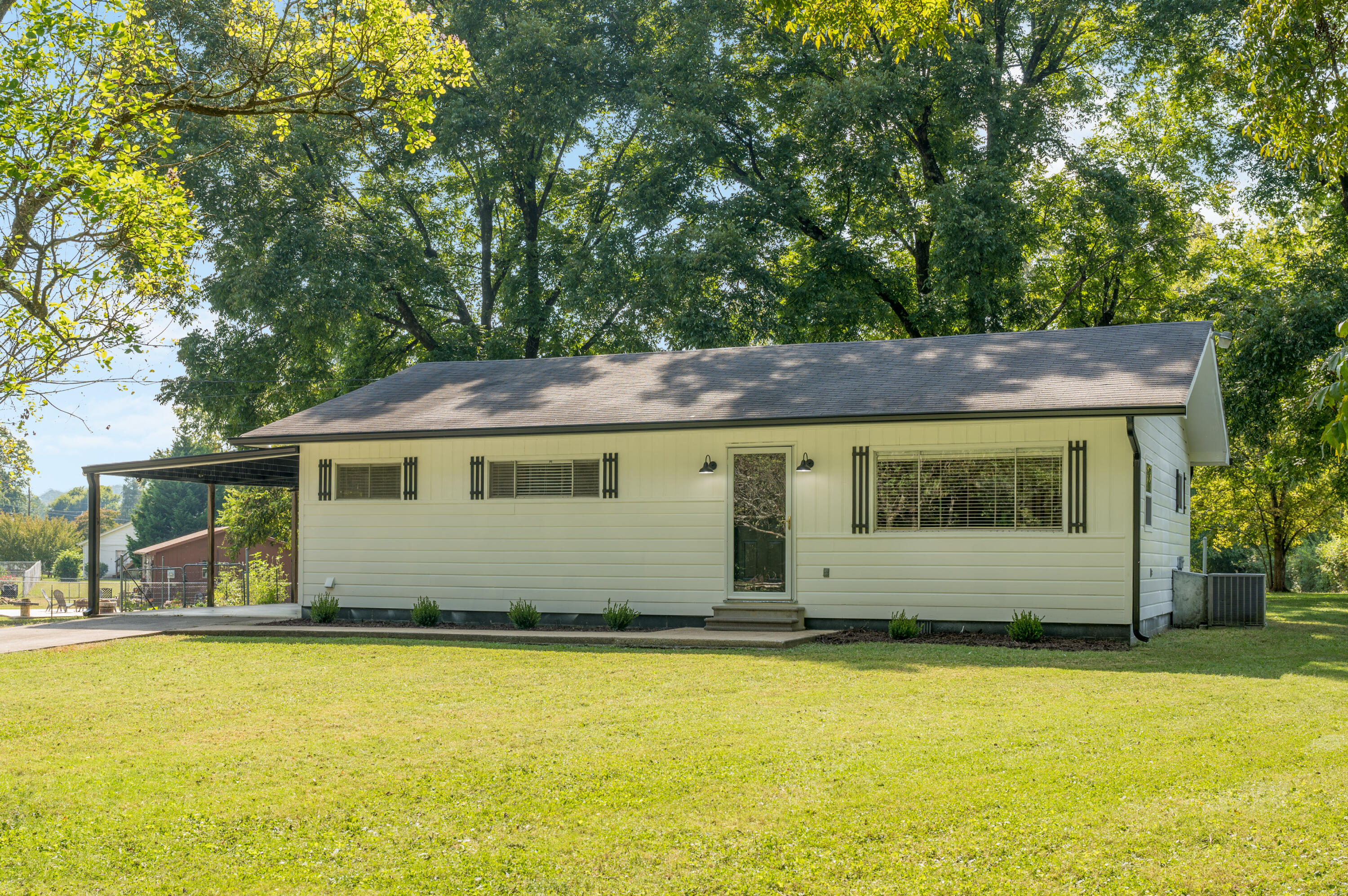 11712 Walker Road Soddy Daisy, TN 37379 - Photo 3 of 32 11712_Walker_Rd_0003