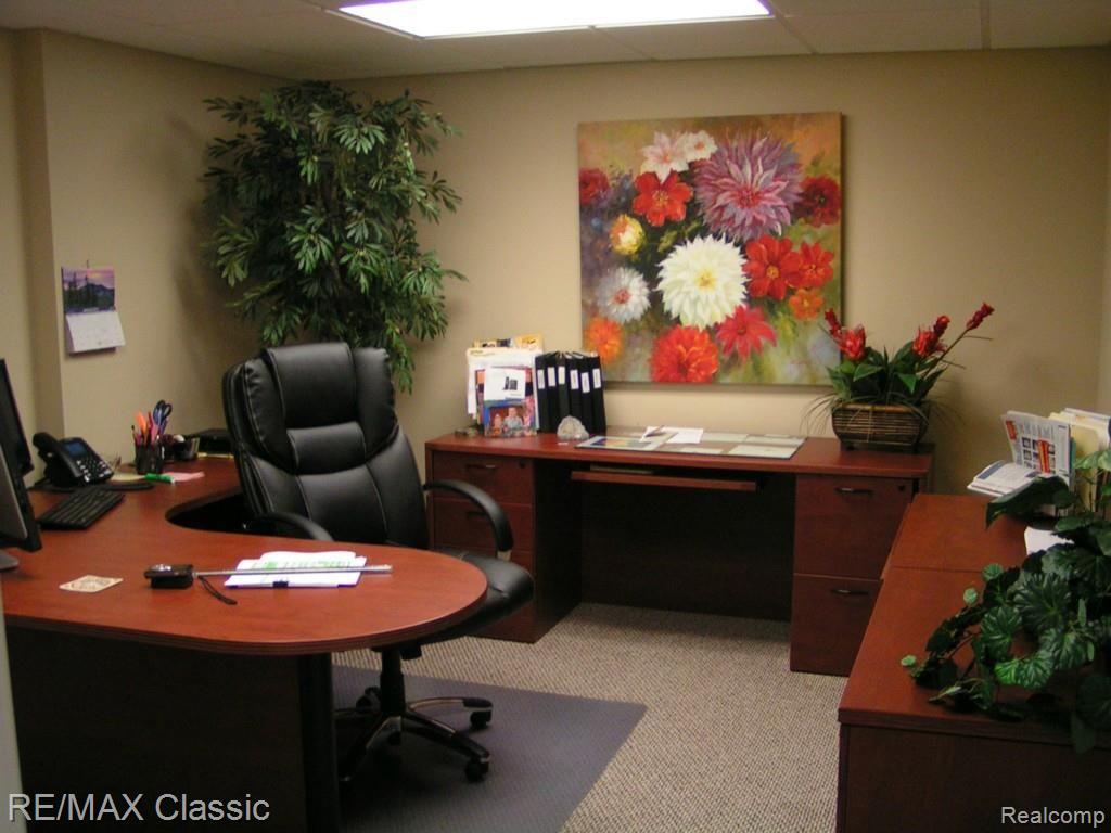 16301 Moore Park Road Macomb, MI 48044 - Photo 48 of 52 PICT0757.jpg
