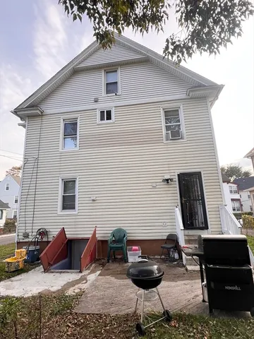 $319,900 | 18 Greenacre Square, Springfield, MA 01105