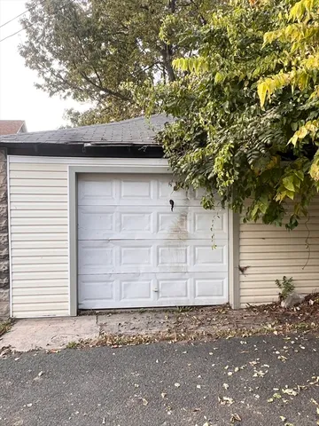 $319,900 | 18 Greenacre Square, Springfield, MA 01105