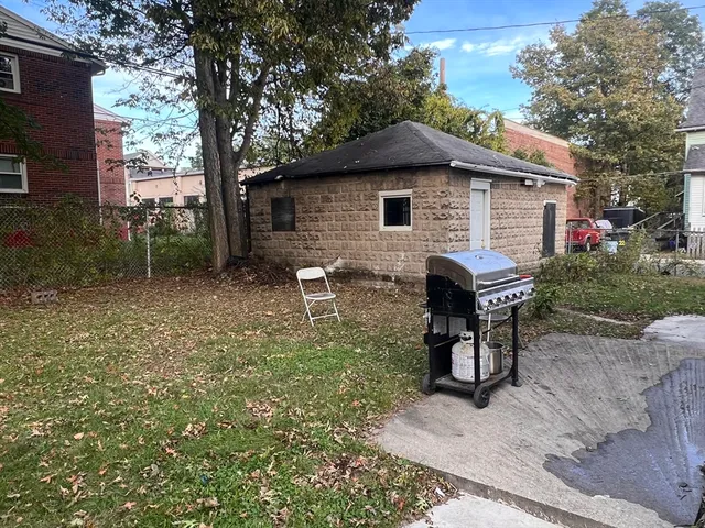 $319,900 | 18 Greenacre Square, Springfield, MA 01105