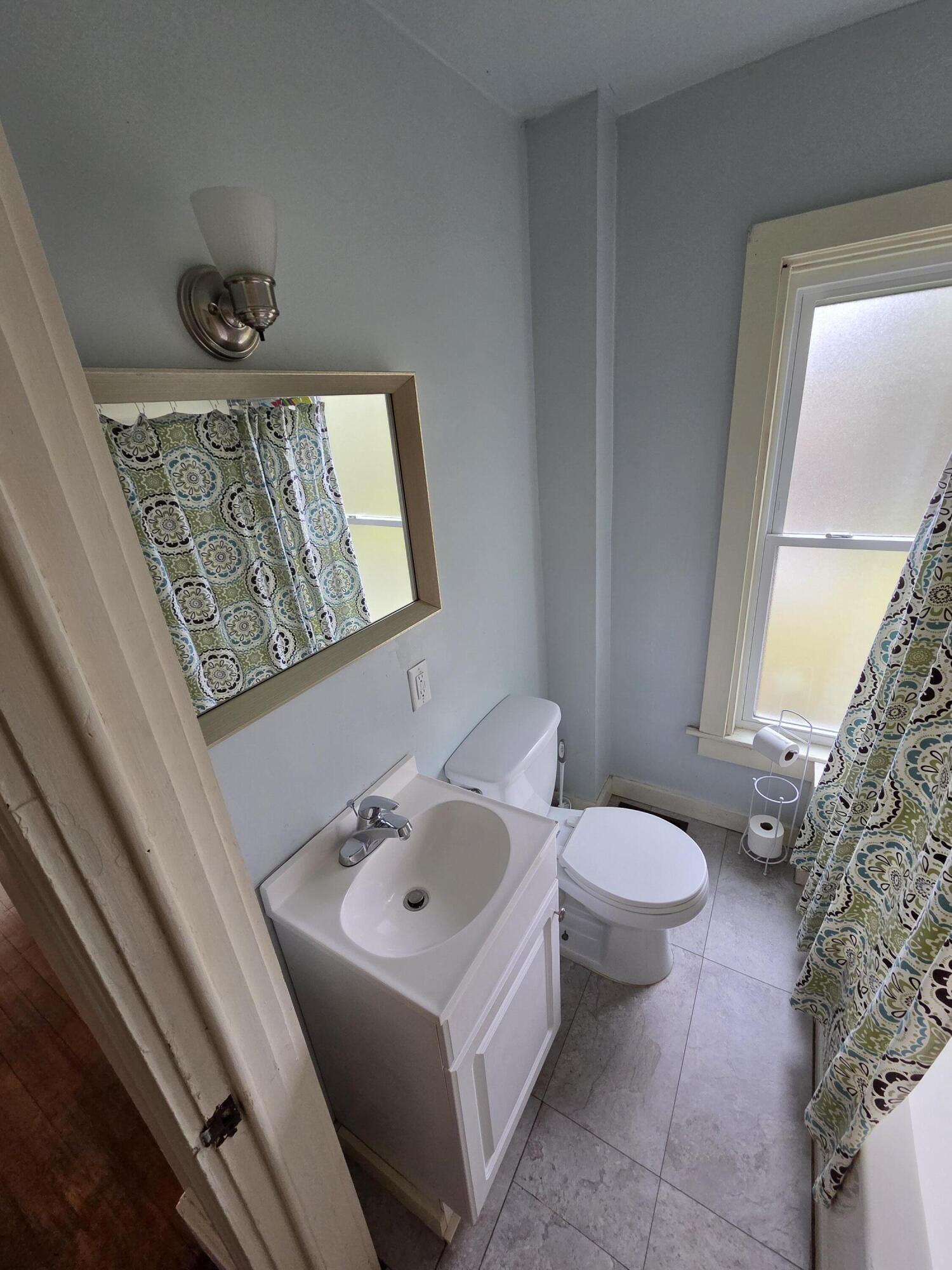 29 Princeton Street Bangor, ME 04401 - Photo 43 of 50 2nd floor full bath