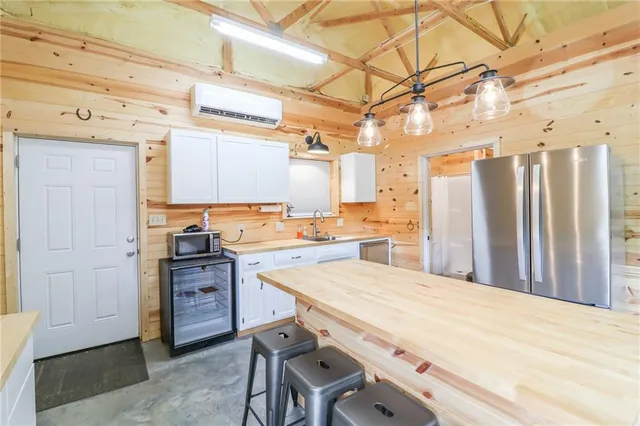 $239,900 | 264 Northwest 1441st Road, Holden, MO 64040