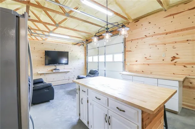 $239,900 | 264 Northwest 1441st Road, Holden, MO 64040