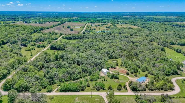 $239,900 | 264 Northwest 1441st Road, Holden, MO 64040