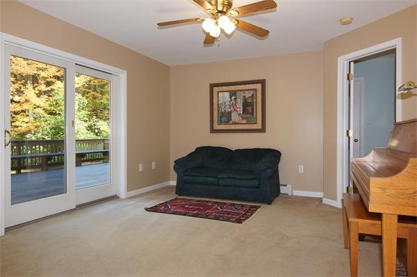 726 Brockelman Road Lancaster, MA 01523 - Photo 8 of 27 Gallery Image 8