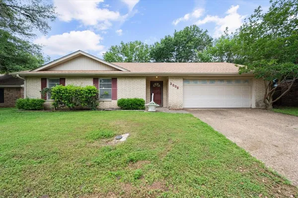 $2,200 | 3008 Lafayette Street, Corsicana, TX 75110