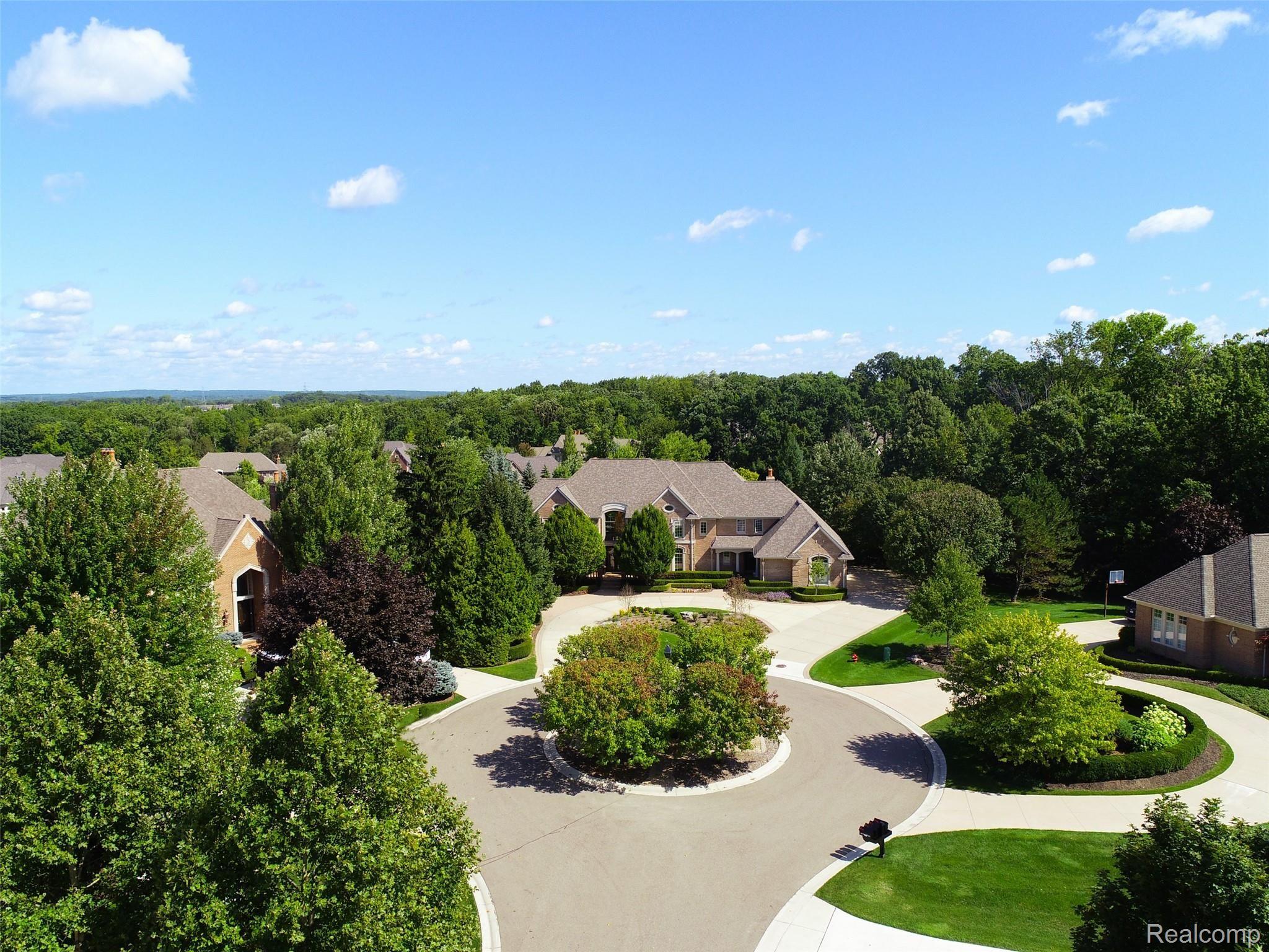 2690 Ledgewood Court Rochester, MI 48306 - Photo 2 of 65 Resized for MLS 2690 Ledgewood Court(1).jpg