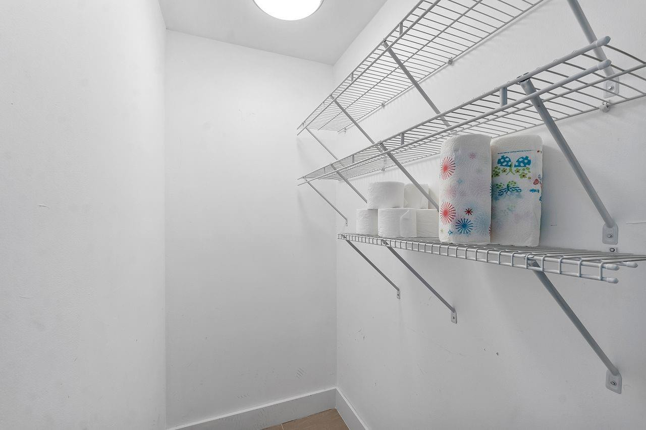 1505 North Riverside Drive, Unit 605 Pompano Beach, FL 33062 - Photo 19 of 44 Lg Walkin Storage Closet