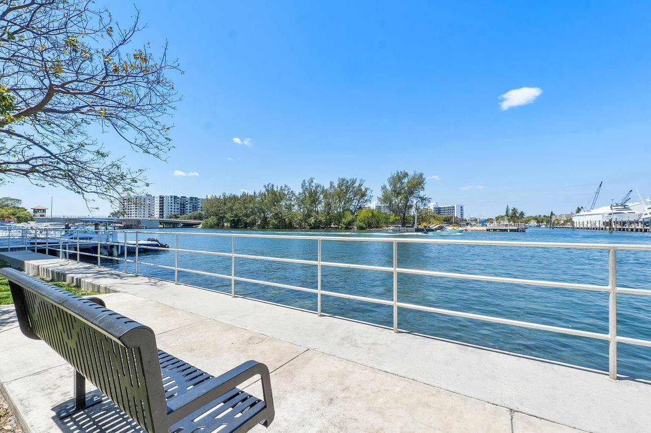 1505 North Riverside Drive, Unit 605 Pompano Beach, FL 33062 - Photo 29 of 44 Water Taxi Pickup