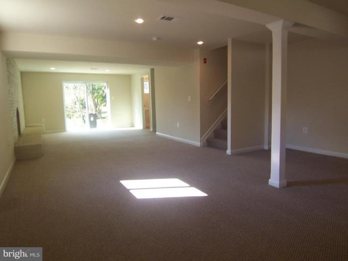 7909 Hart Road Fort Washington, MD 20744 - Photo 20 of 21 a view of empty room with window
