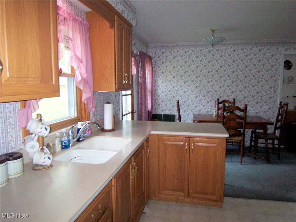174 Mathews Road Youngstown, OH 44512 - Photo 17 of 31 Kitchen sink area