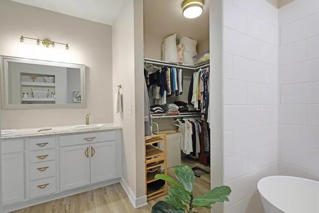 $439,900 | 1335 Lynx Lane, Manitowoc, WI 54220