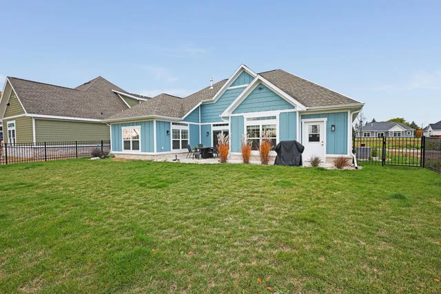 $439,900 | 1335 Lynx Lane, Manitowoc, WI 54220