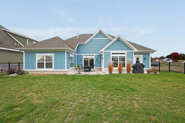 $439,900 | 1335 Lynx Lane, Manitowoc, WI 54220