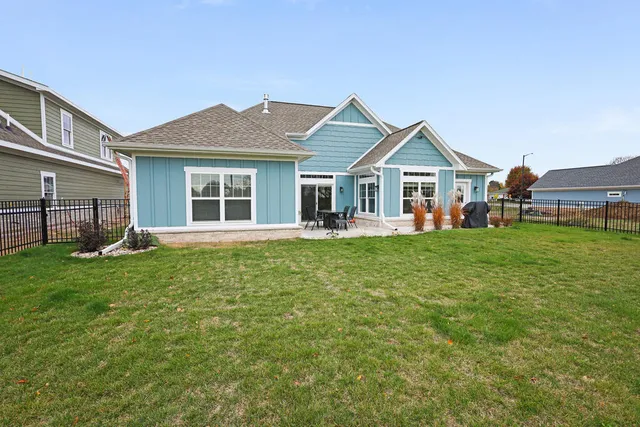 $439,900 | 1335 Lynx Lane, Manitowoc, WI 54220