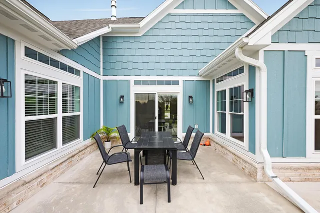 $439,900 | 1335 Lynx Lane, Manitowoc, WI 54220