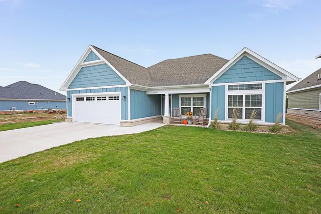 $439,900 | 1335 Lynx Lane, Manitowoc, WI 54220
