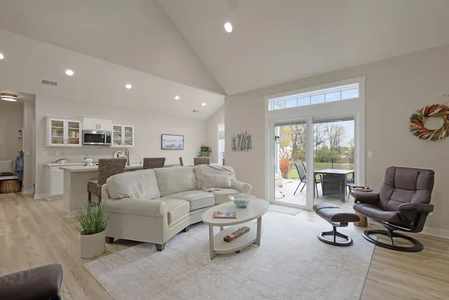 $439,900 | 1335 Lynx Lane, Manitowoc, WI 54220