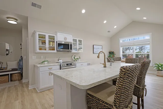 $439,900 | 1335 Lynx Lane, Manitowoc, WI 54220