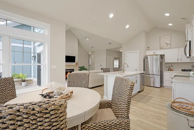 $439,900 | 1335 Lynx Lane, Manitowoc, WI 54220