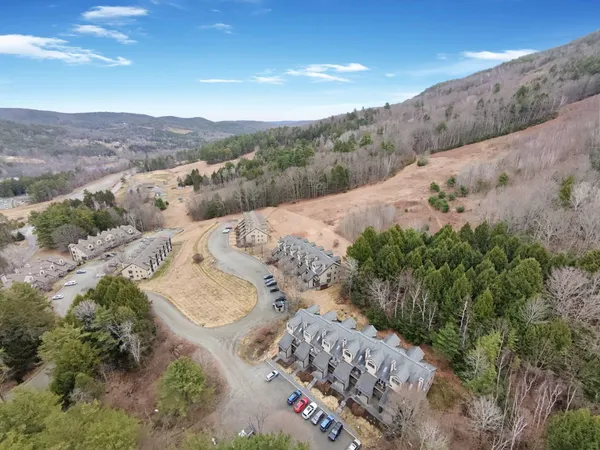 $309,000 | 70 Mountains Edge Road, Unit 606, West Windsor, VT 05037