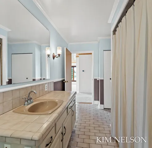 $495,000 | 925 South Lake Street, Whitehall, MI 49461