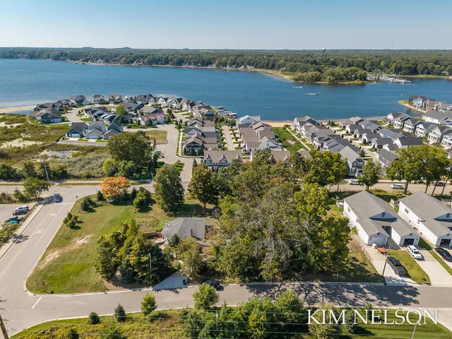 $495,000 | 925 South Lake Street, Whitehall, MI 49461